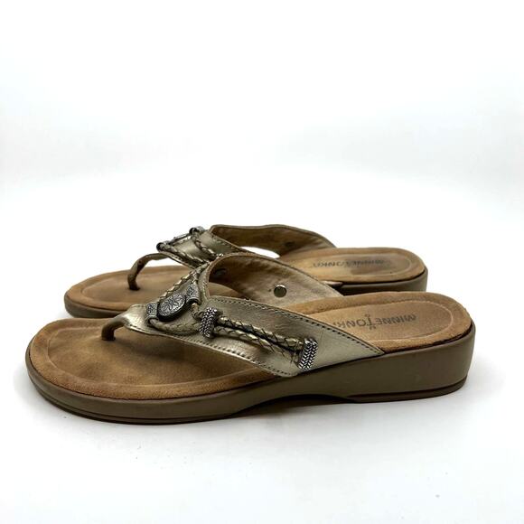 MINNETONKA Silverthorne Gold Thong Sandals Women's 7 US - Picture 2 of 9